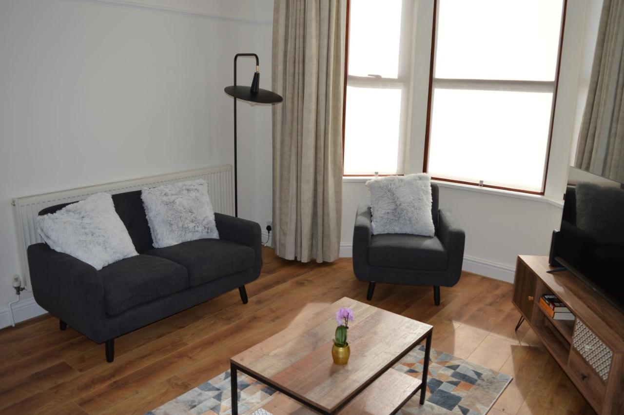 Library House Villa Liverpool Bagian luar foto