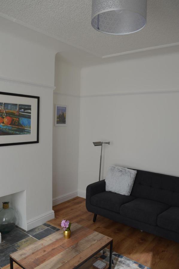 Library House Villa Liverpool Bagian luar foto